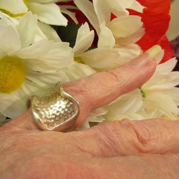 Modernist STERLING SILVER Swirl Statement Ring~Hammered 925 Israel UNISEX Ring - Picture 7 of 13